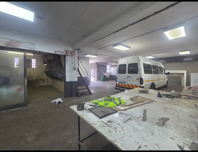 684M² WAREHOUSE TO LET IN JACOBS